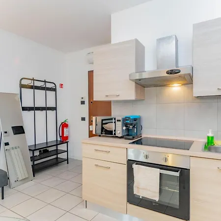 Easy Hub Milano Malpensa Train Express Self-check-in Apartament Gallarate